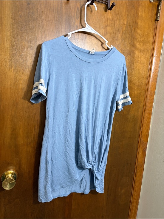 Beeson River Tops - Beeson River Light Blue Short Sleeve Knot Tee with White Sleeve Stripes